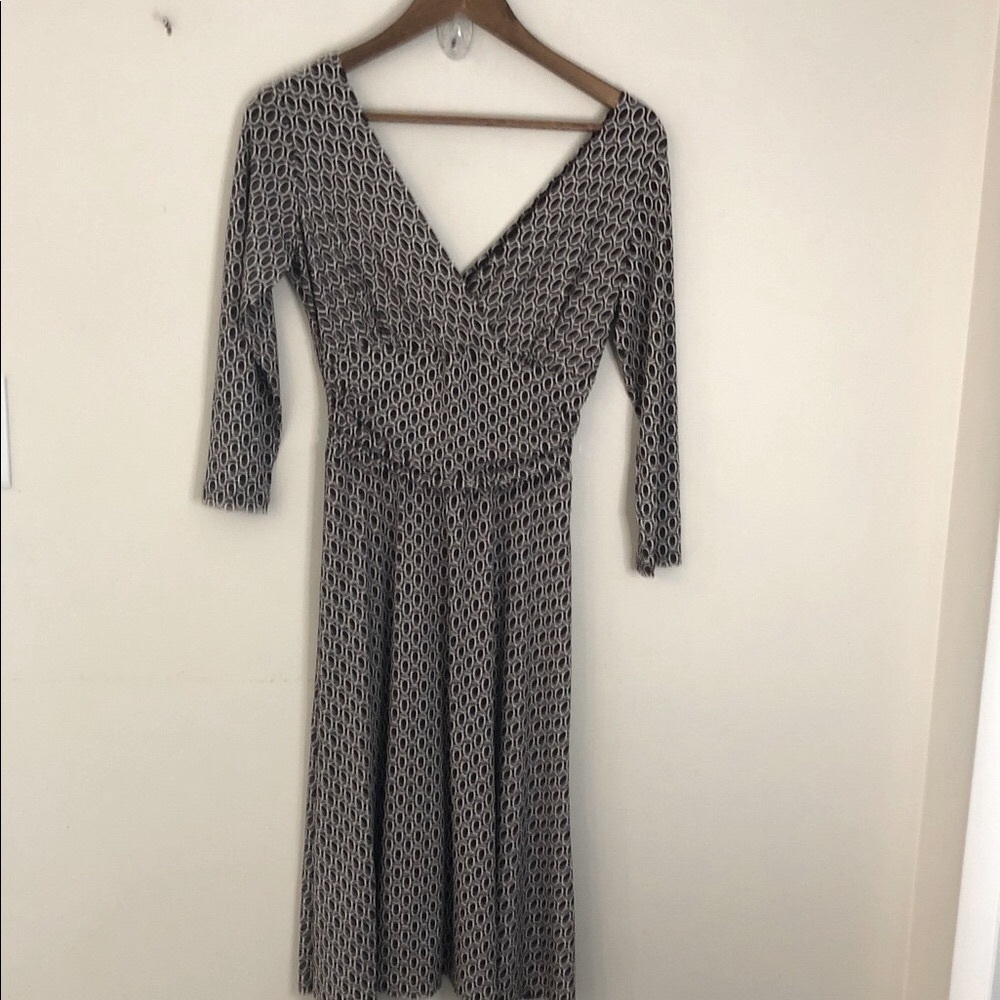 Maggy London Chocolate & Ivory Midi dress Dress  deep V stretch long sleeve SZ 8